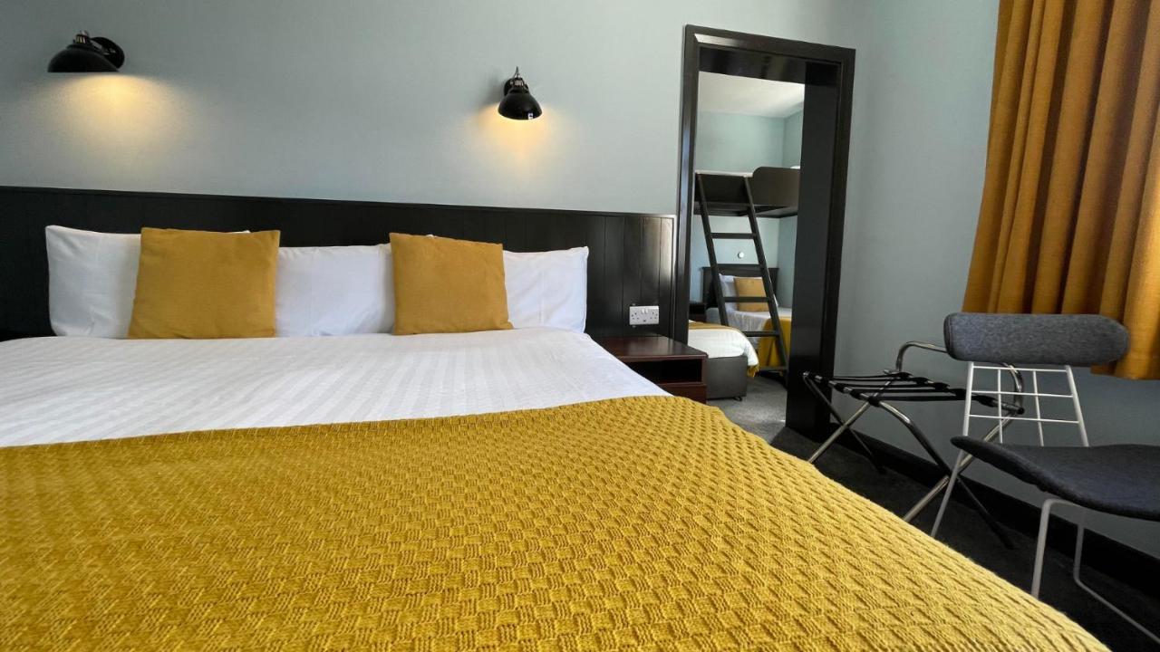 Marine Hotel Балликасл Экстерьер фото