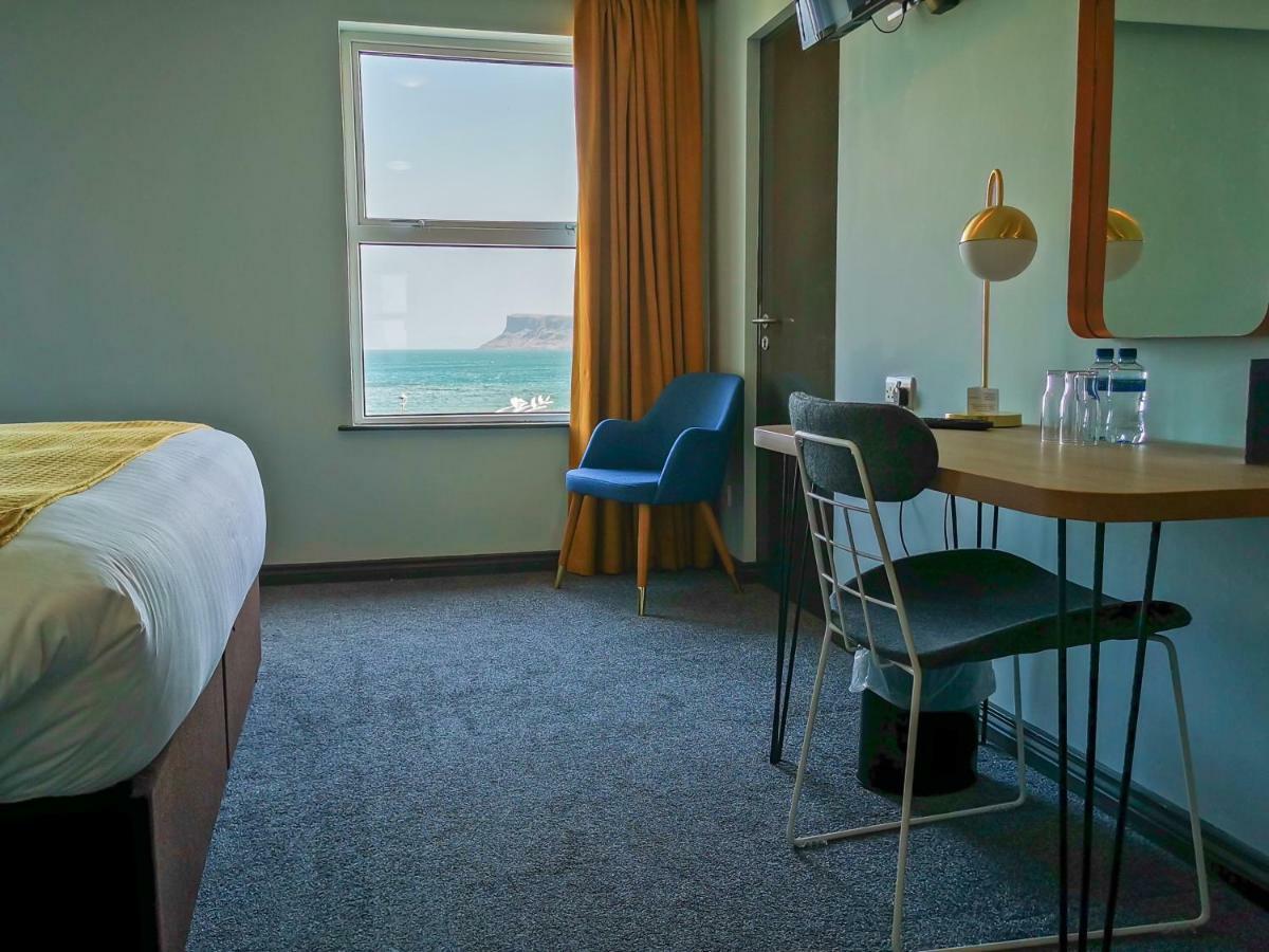 Marine Hotel Балликасл Экстерьер фото
